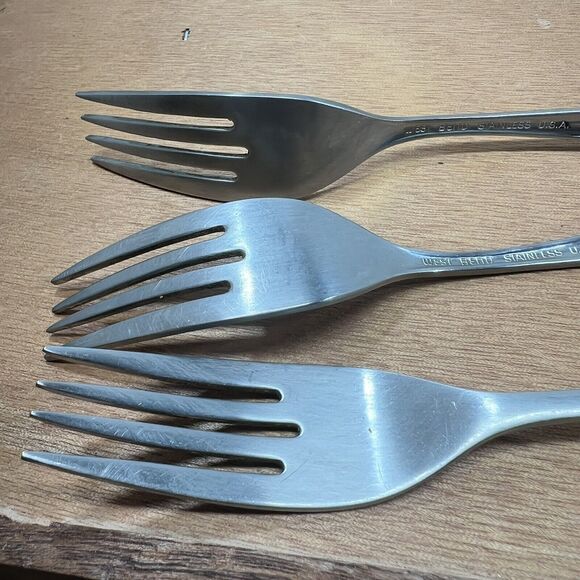 3 Oneida West Bend TWILIGHT ROSE Dinner forks Flatware Silverware Circa 1979 - Picture 5 of 11